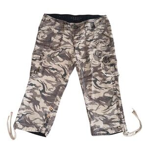 Arizona Jean Co. Camouflage Capris